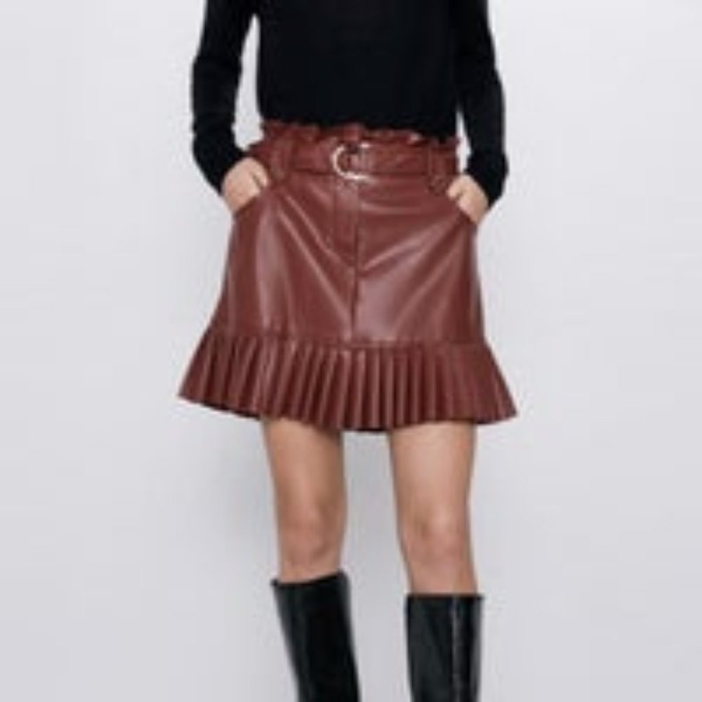 Zara Faux Leather Pleated Skirt size xs